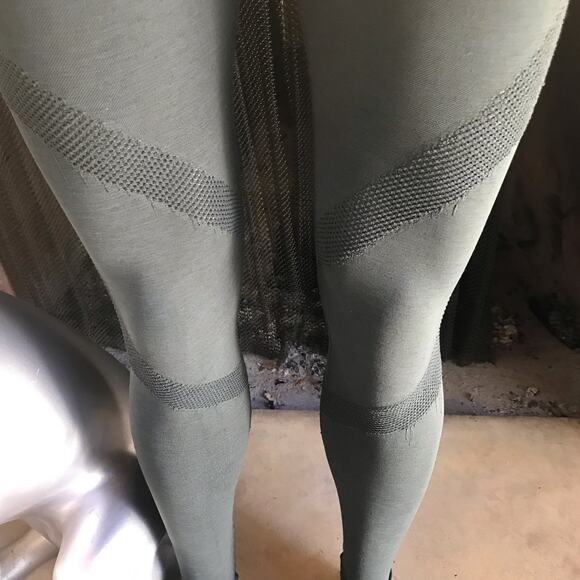 Alphalete Seamless Green Leggings Women's Size Medium - Picture 5 of 10